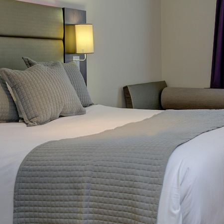 Premier Inn Huddersfield West Zewnętrze zdjęcie