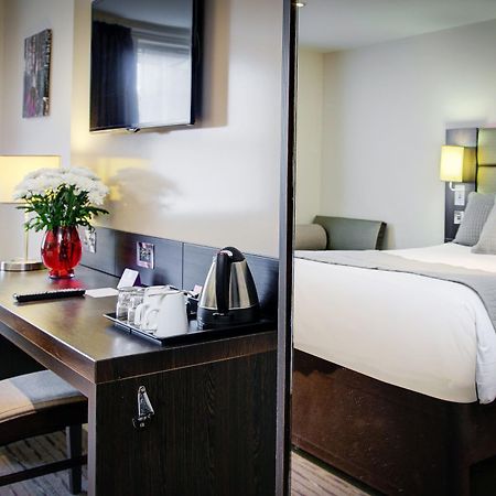 Premier Inn Huddersfield West Zewnętrze zdjęcie