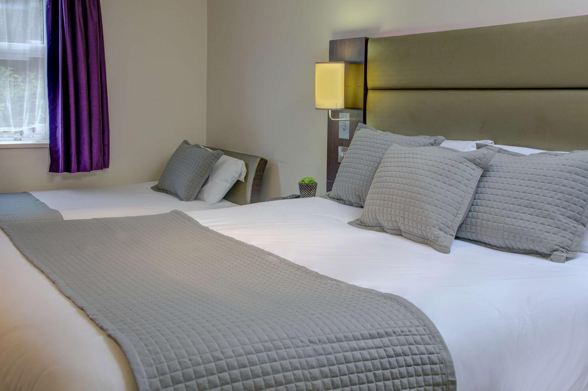 Premier Inn Huddersfield West Zewnętrze zdjęcie