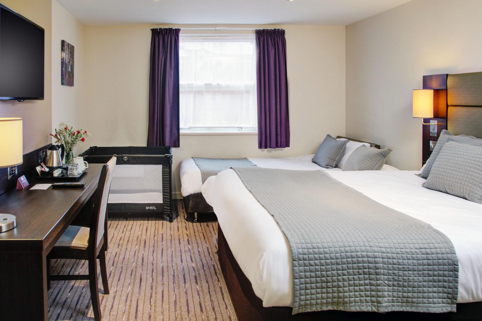 Premier Inn Huddersfield West Zewnętrze zdjęcie