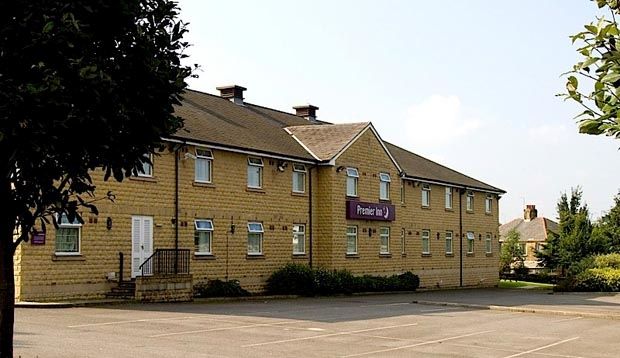 Premier Inn Huddersfield West Zewnętrze zdjęcie